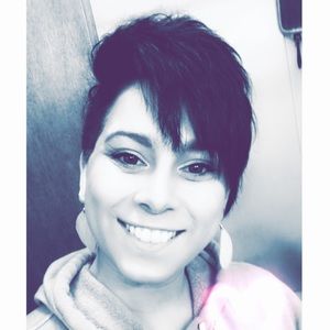 Meet your Posher, Desiree